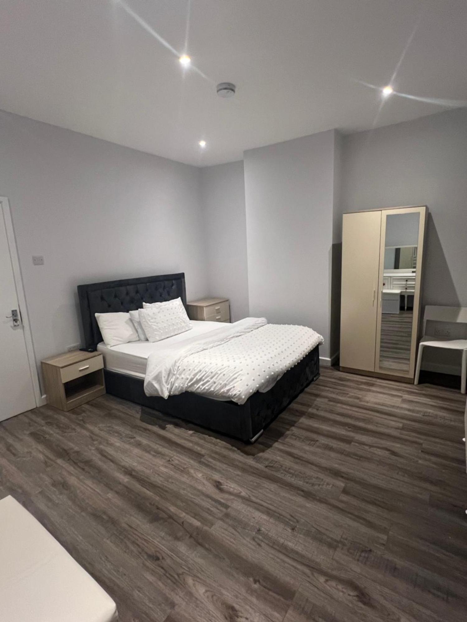 Spencer Bridge Rooms By Afl Northampton Exterior foto